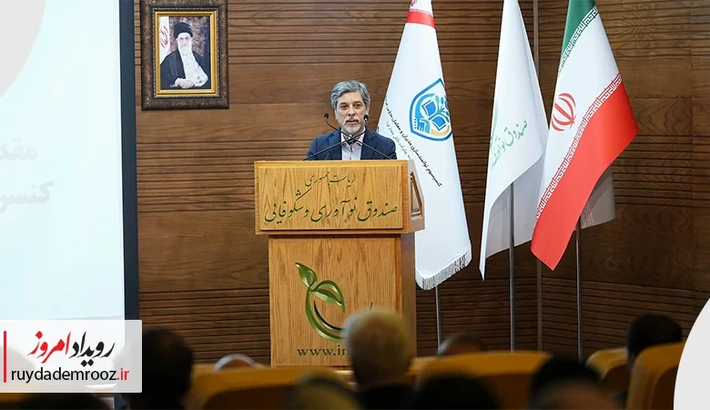 تربیت نیروی انسانی توانمند آموزشی با تکیه به فناوری