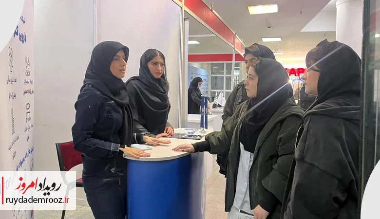 حضور گروه دارویی گلرنگ در سومین نمایشگاه کار صدرا