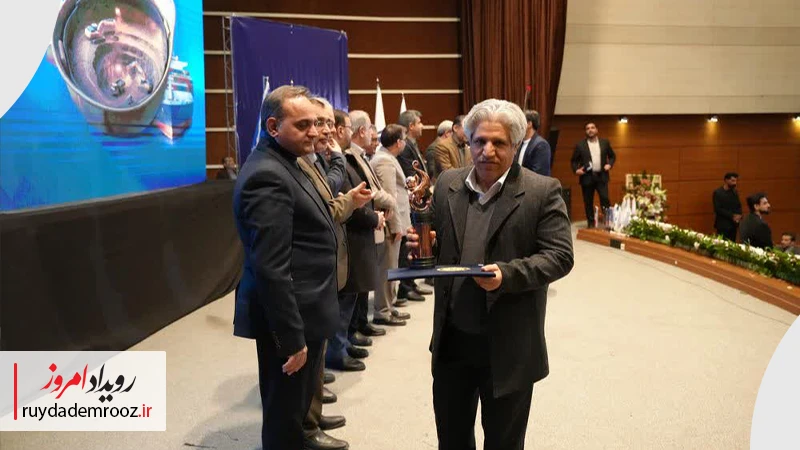 دریافت تندیس صادرکننده برتر فارس